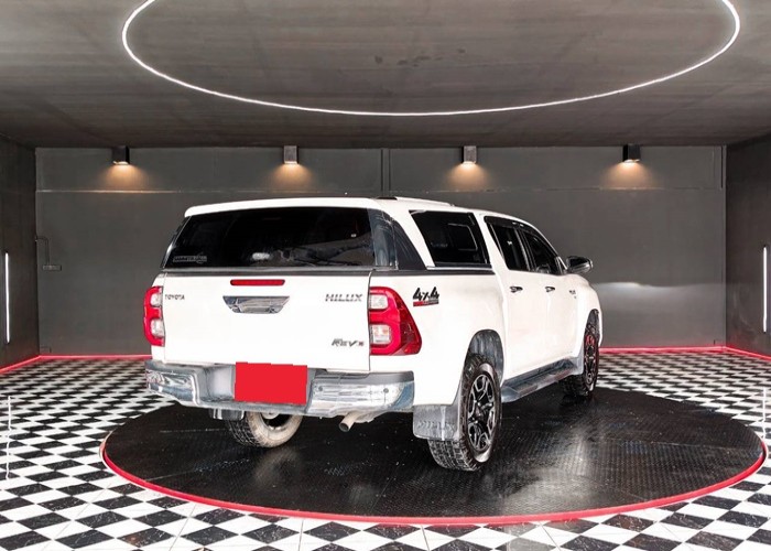 Used 6
                    TOYOTA
                     for Sale Image
