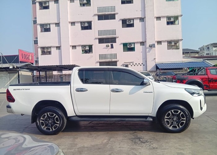 Used 12
                    TOYOTA
                     for Sale Image