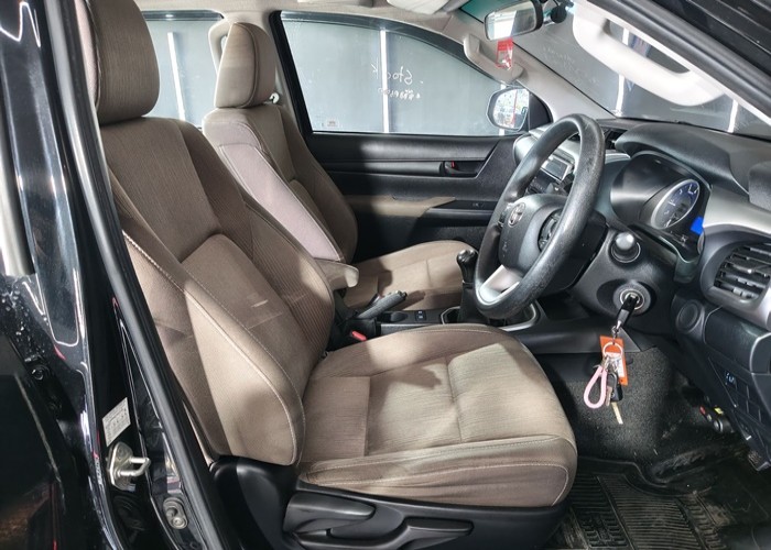Used 5
                    TOYOTA
                     for Sale Image