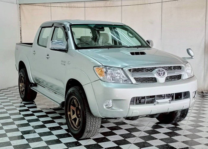 Used 8
                    TOYOTA
                     for Sale Image