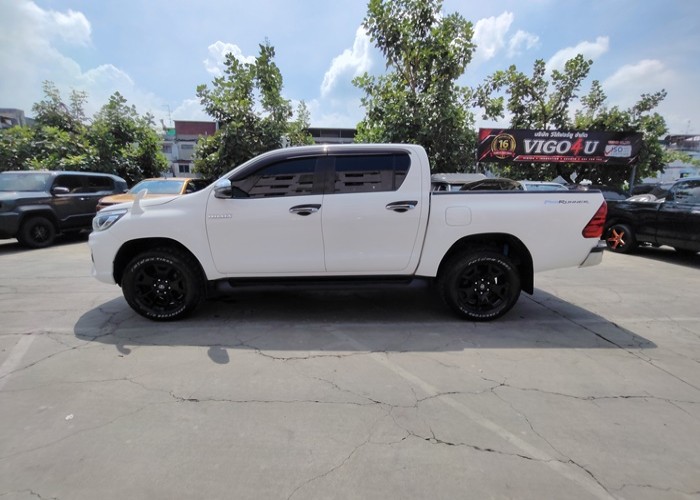 Used 12
                    TOYOTA
                     for Sale Image