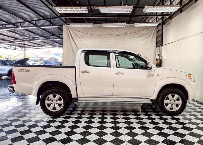 Used 8
                    TOYOTA
                     for Sale Image