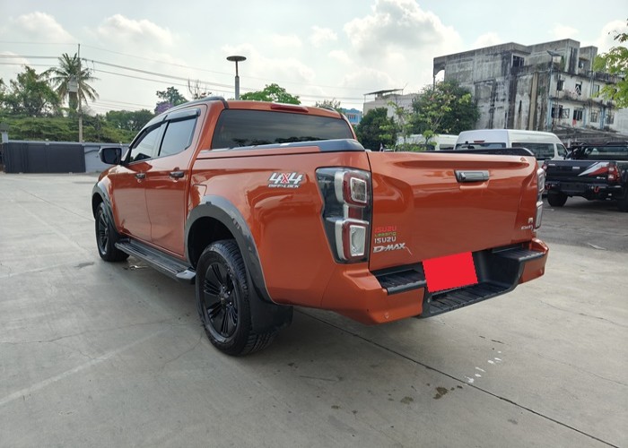 Used 10
                    ISUZU
                     for Sale Image