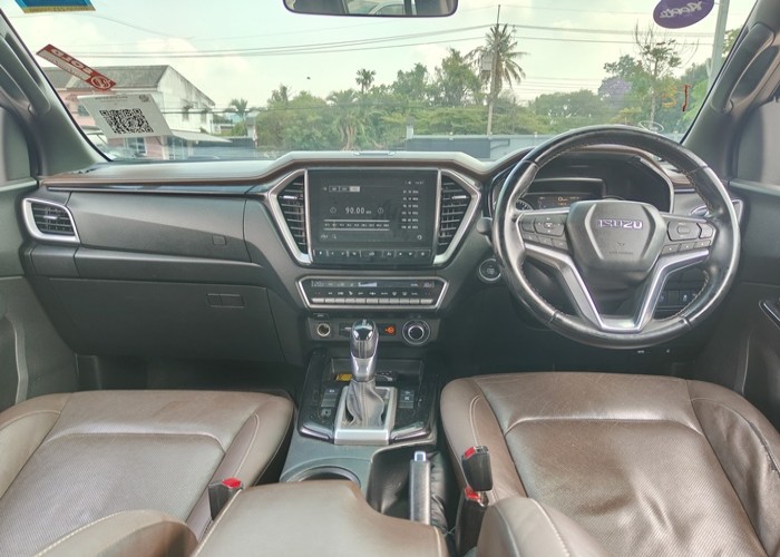 Used 10
                    ISUZU
                     for Sale Image