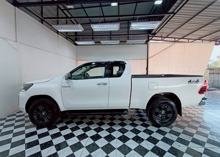 Used 12
                    TOYOTA
                     for Sale Image