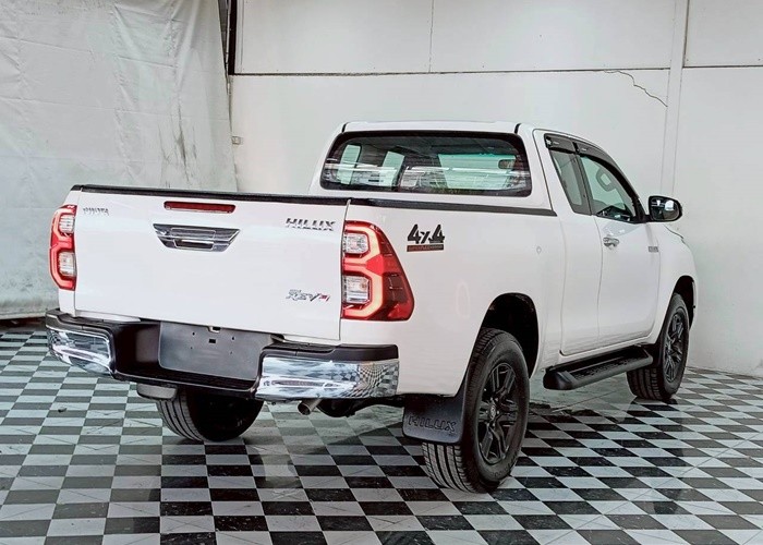 Used 12
                    TOYOTA
                     for Sale Image