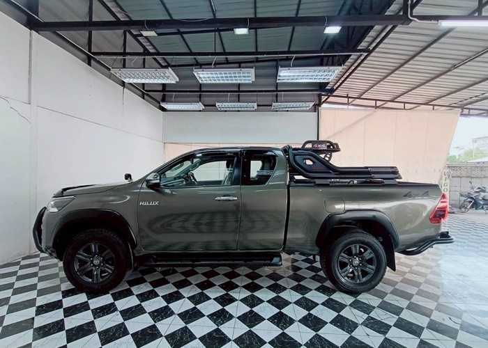 Used 12
                    TOYOTA
                     for Sale Image