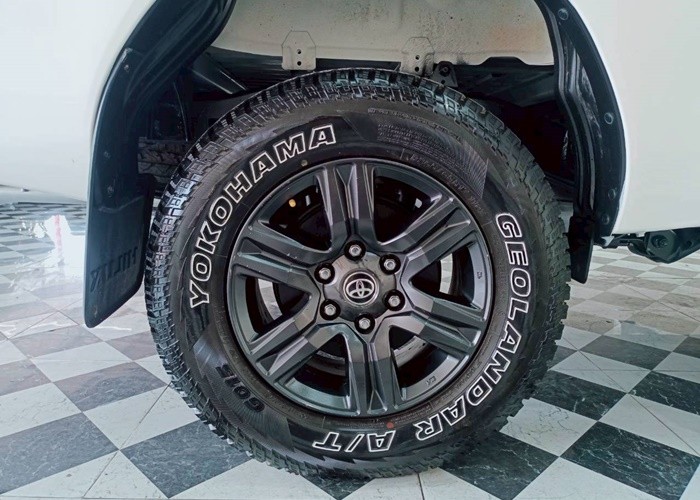 Used 12
                    TOYOTA
                     for Sale Image