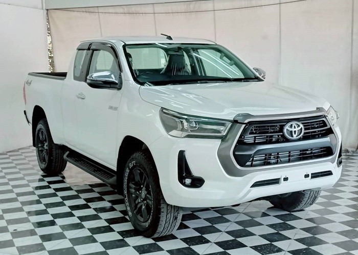 Used 12
                    TOYOTA
                     for Sale Image
