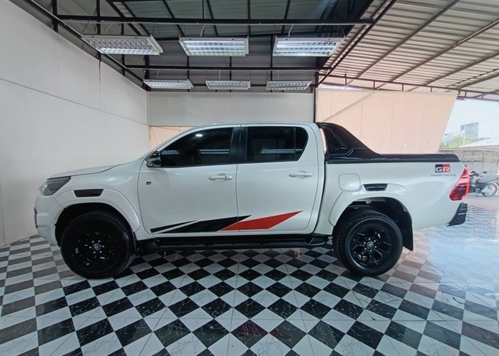 Used 7
                    TOYOTA
                     for Sale Image