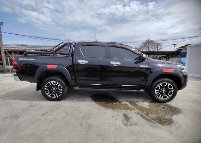 Used 8
                    TOYOTA
                     for Sale Image