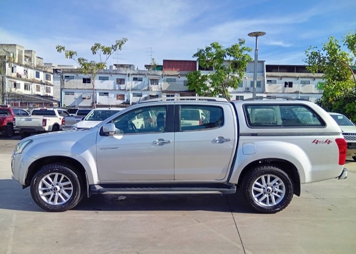 Used 3
                    ISUZU
                     for Sale Image