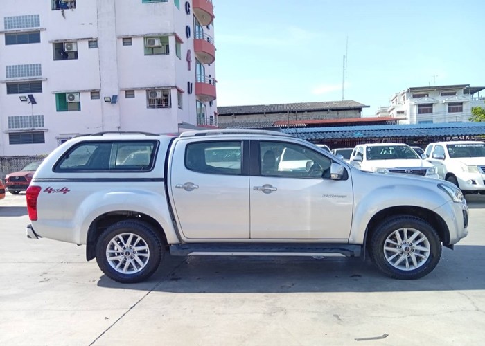 Used 3
                    ISUZU
                     for Sale Image