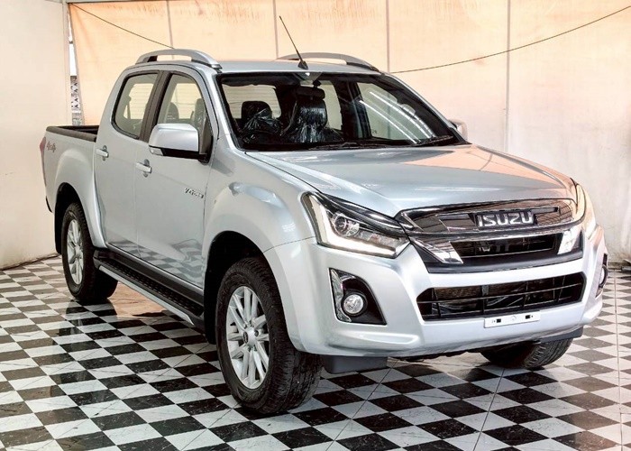 Used 3
                    ISUZU
                     for Sale Image