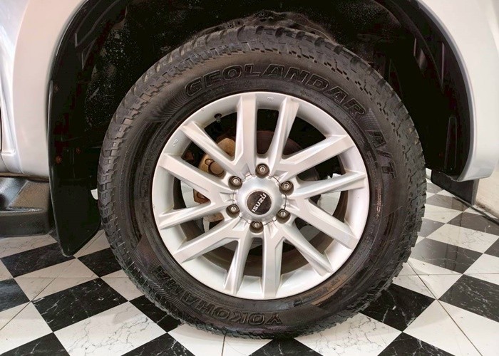 Used 3
                    ISUZU
                     for Sale Image