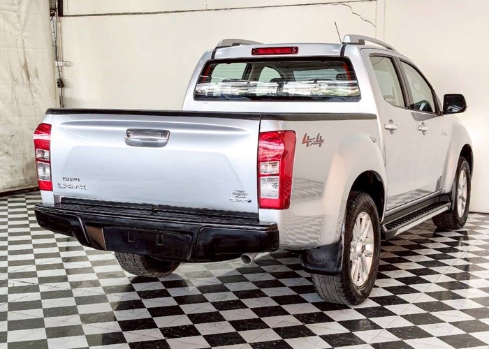 Used 3
                    ISUZU
                     for Sale Image