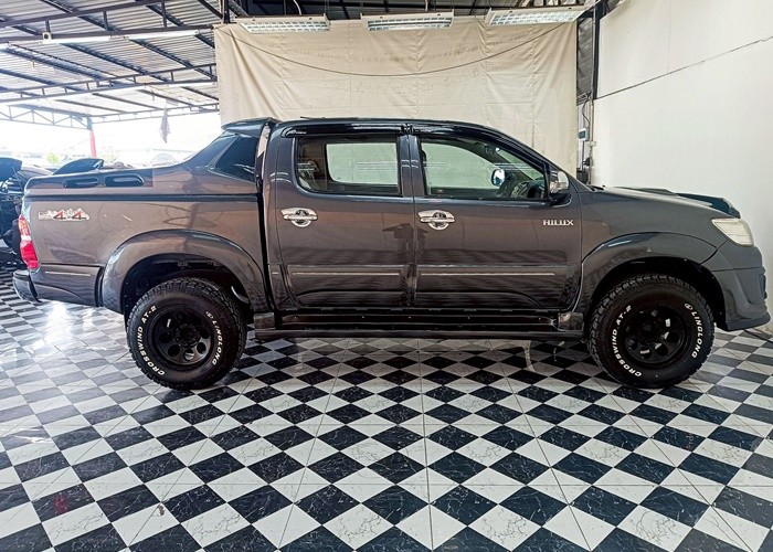 Used 12
                    TOYOTA
                     for Sale Image