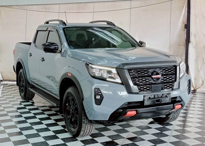 Used 12
                    NISSAN
                     for Sale Image