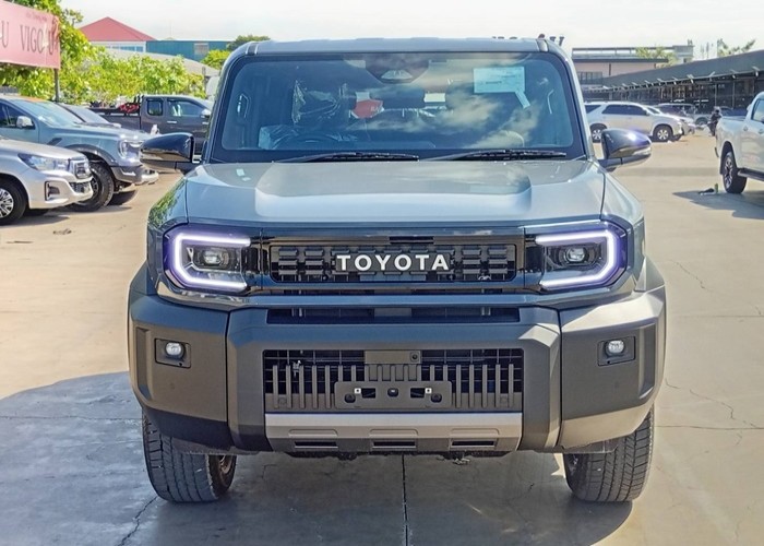 Used 5
                    TOYOTA
                     for Sale Image