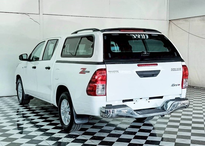 Used 12
                    TOYOTA
                     for Sale Image