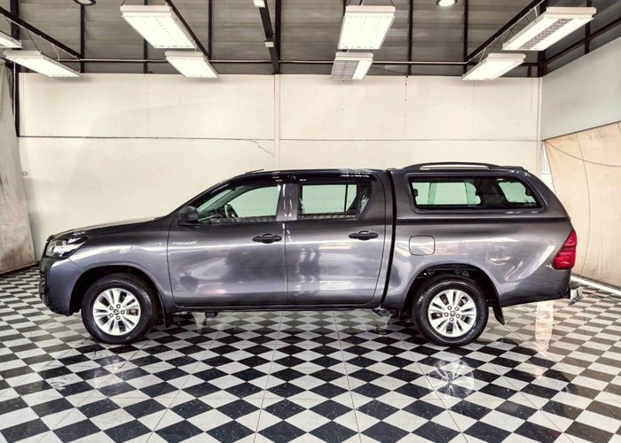 Used 12
                    TOYOTA
                     for Sale Image