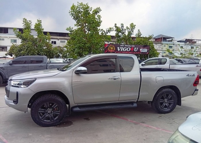 Used 12
                    TOYOTA
                     for Sale Image
