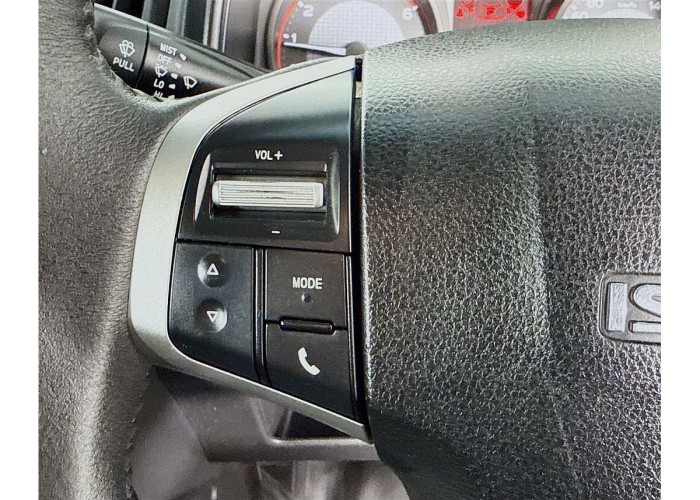 Used 1
                    ISUZU
                     for Sale Image