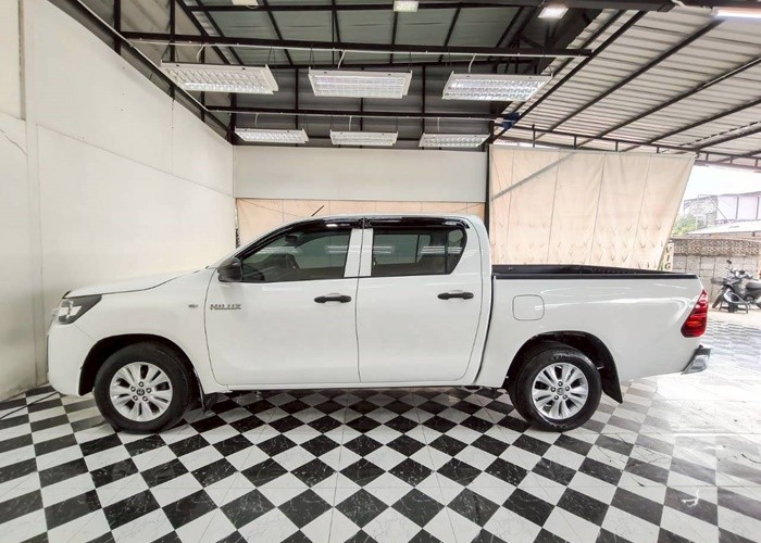 Used 11
                    TOYOTA
                     for Sale Image