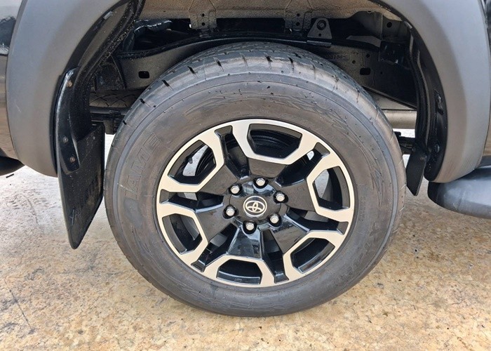 Used 5
                    TOYOTA
                     for Sale Image