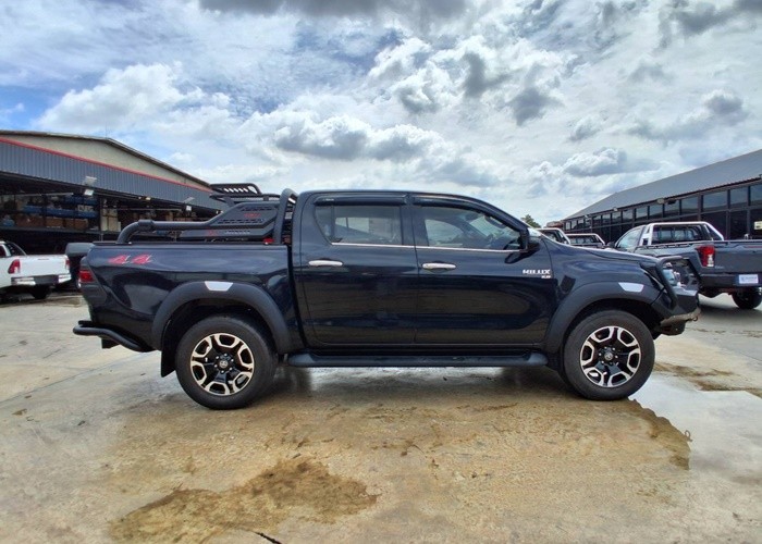 Used 5
                    TOYOTA
                     for Sale Image