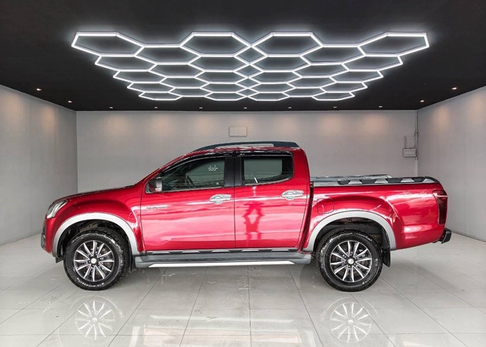 Used 1
                    ISUZU
                     for Sale Image
