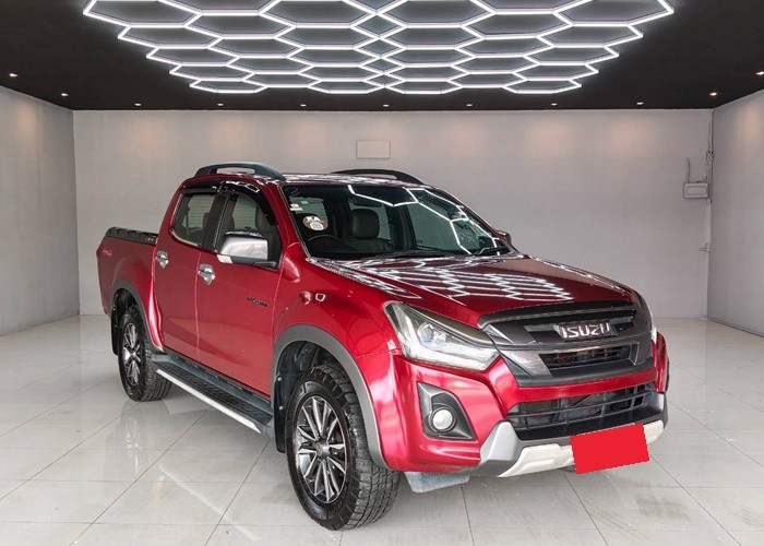 Used 1
                    ISUZU
                     for Sale Image