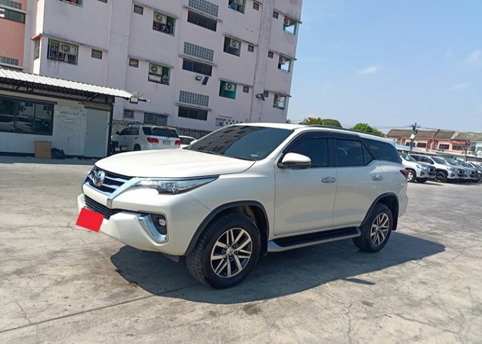 Used TOYOTA FORTUNER