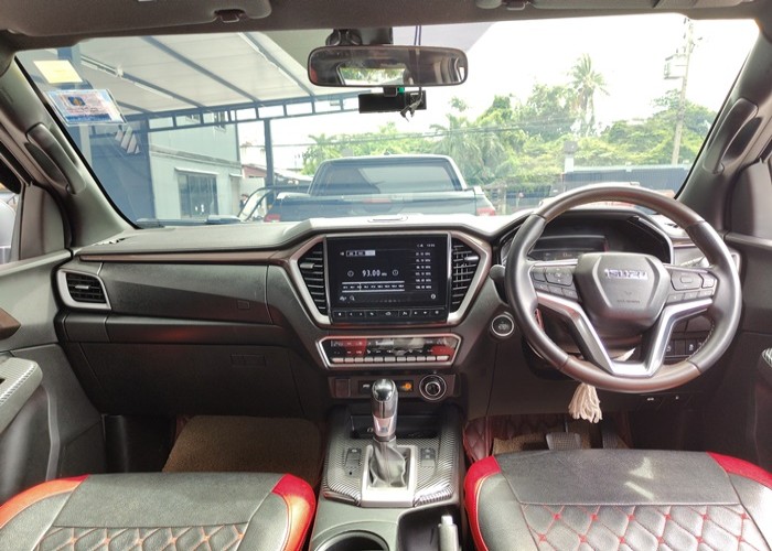 Used 1
                    ISUZU
                     for Sale Image