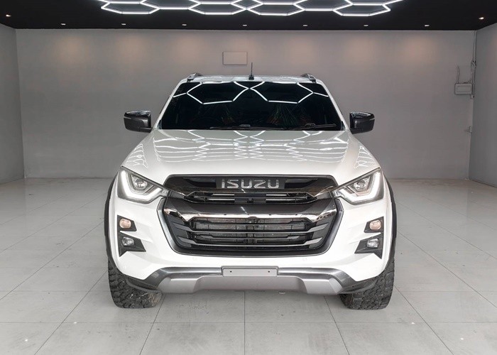Used 1
                    ISUZU
                     for Sale Image