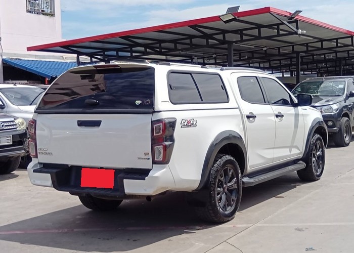 Used 8
                    ISUZU
                     for Sale Image