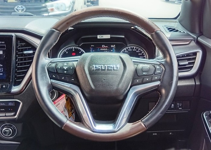 Used 8
                    ISUZU
                     for Sale Image