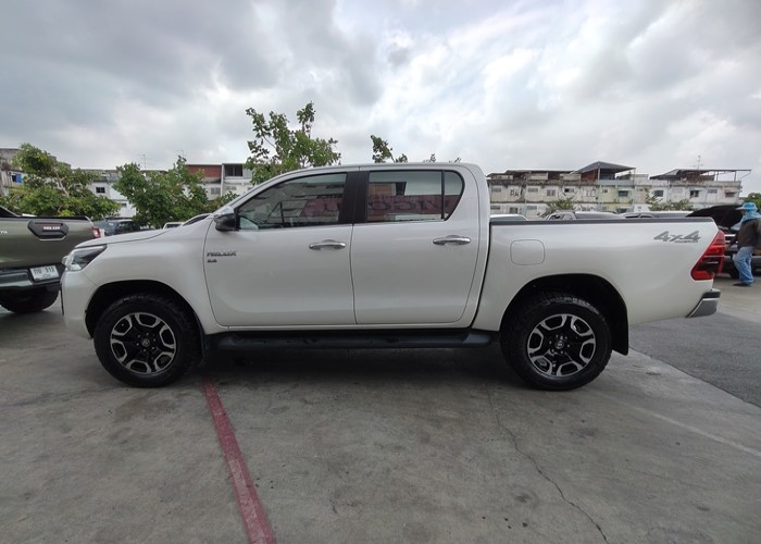 Used 12
                    TOYOTA
                     for Sale Image