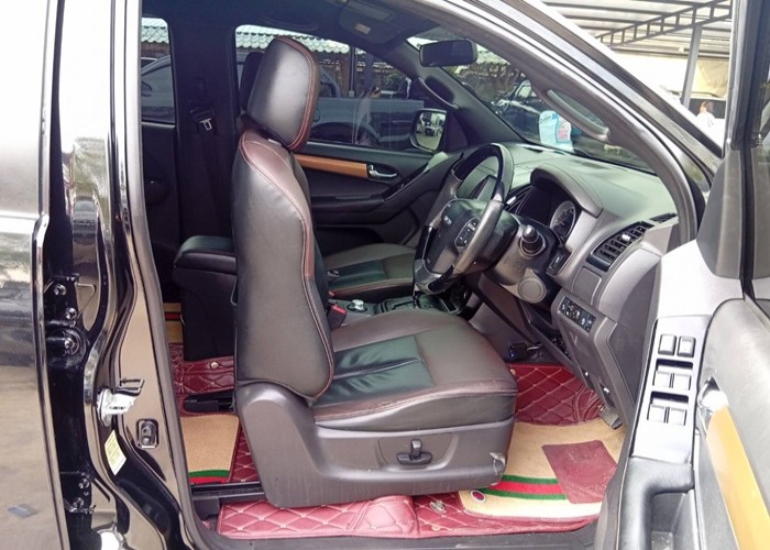 Used 9
                    ISUZU
                     for Sale Image