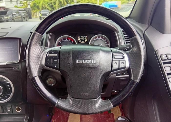 Used 9
                    ISUZU
                     for Sale Image
