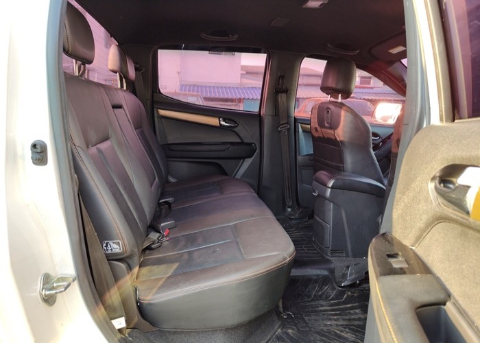 Used 1
                    ISUZU
                     for Sale Image