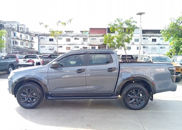 Used 1
                    ISUZU
                     for Sale Image