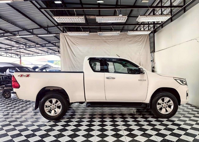 Used 8
                    TOYOTA
                     for Sale Image