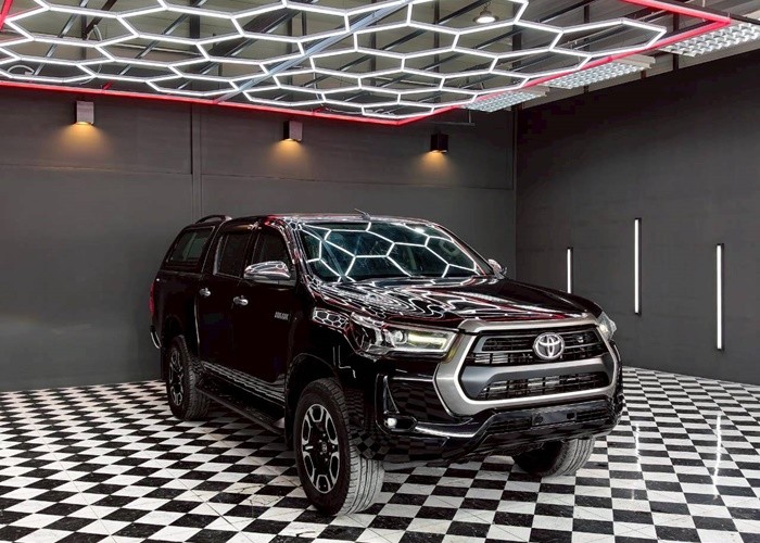 Used 12
                    TOYOTA
                     for Sale Image