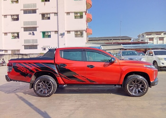 Used 1
                    MITSUBISHI
                     for Sale Image