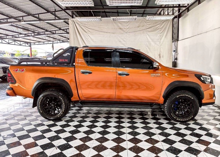 Used 12
                    TOYOTA
                     for Sale Image