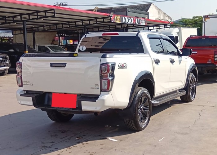 Used 10
                    ISUZU
                     for Sale Image
