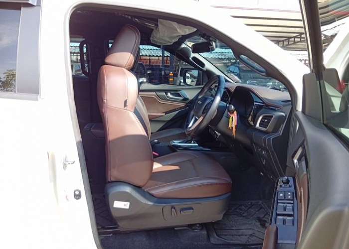 Used 10
                    ISUZU
                     for Sale Image