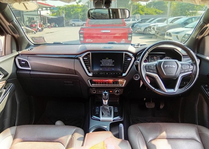 Used 10
                    ISUZU
                     for Sale Image