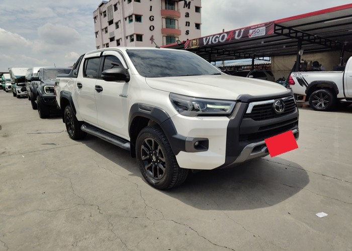 Used 8
                    TOYOTA
                     for Sale Image